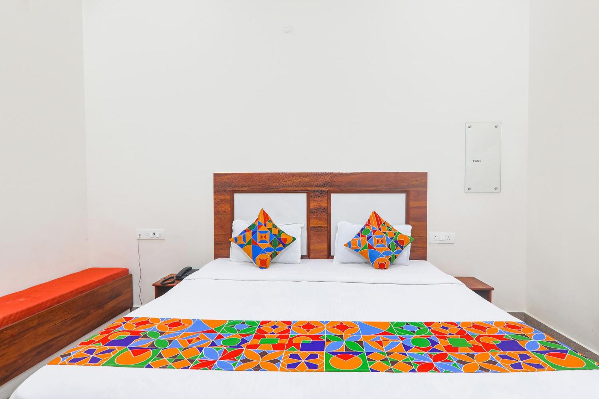 Fabhotel Shree Venkatesh Nileyam Ayodhya Exterior foto